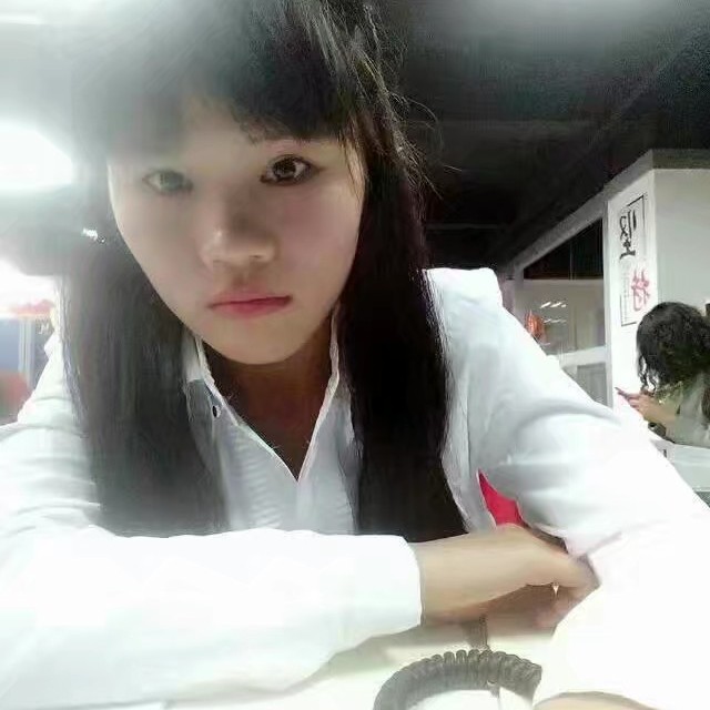 健壮给鸡翅的照片