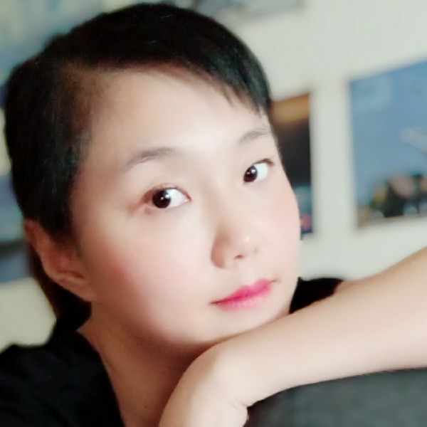 邹莉的照片