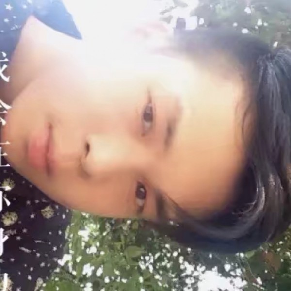 鞋子回首迷路的照片