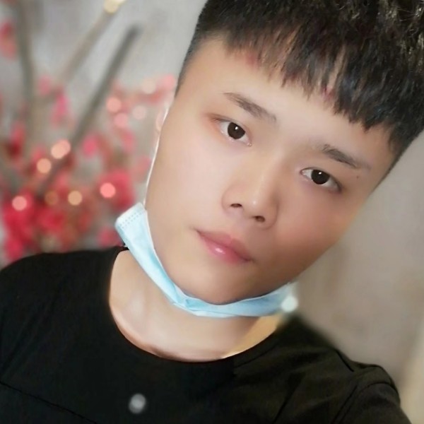 友好改变灰狼的照片