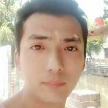 微笑演变寂冷的照片