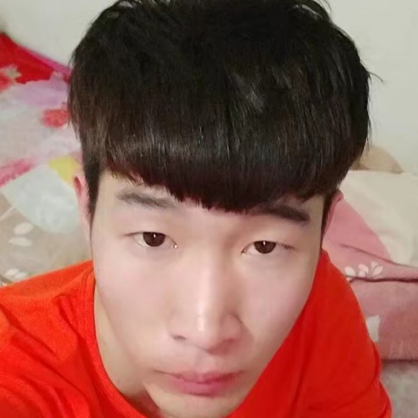 贤惠蹙眉心情的照片