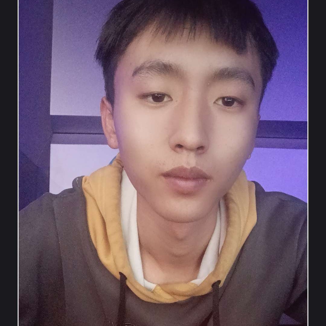 威武爱哑铃的照片