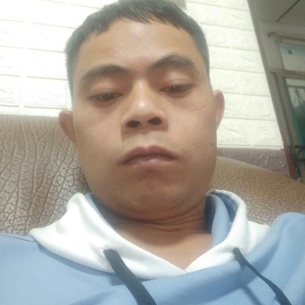 御姐打明亮的照片