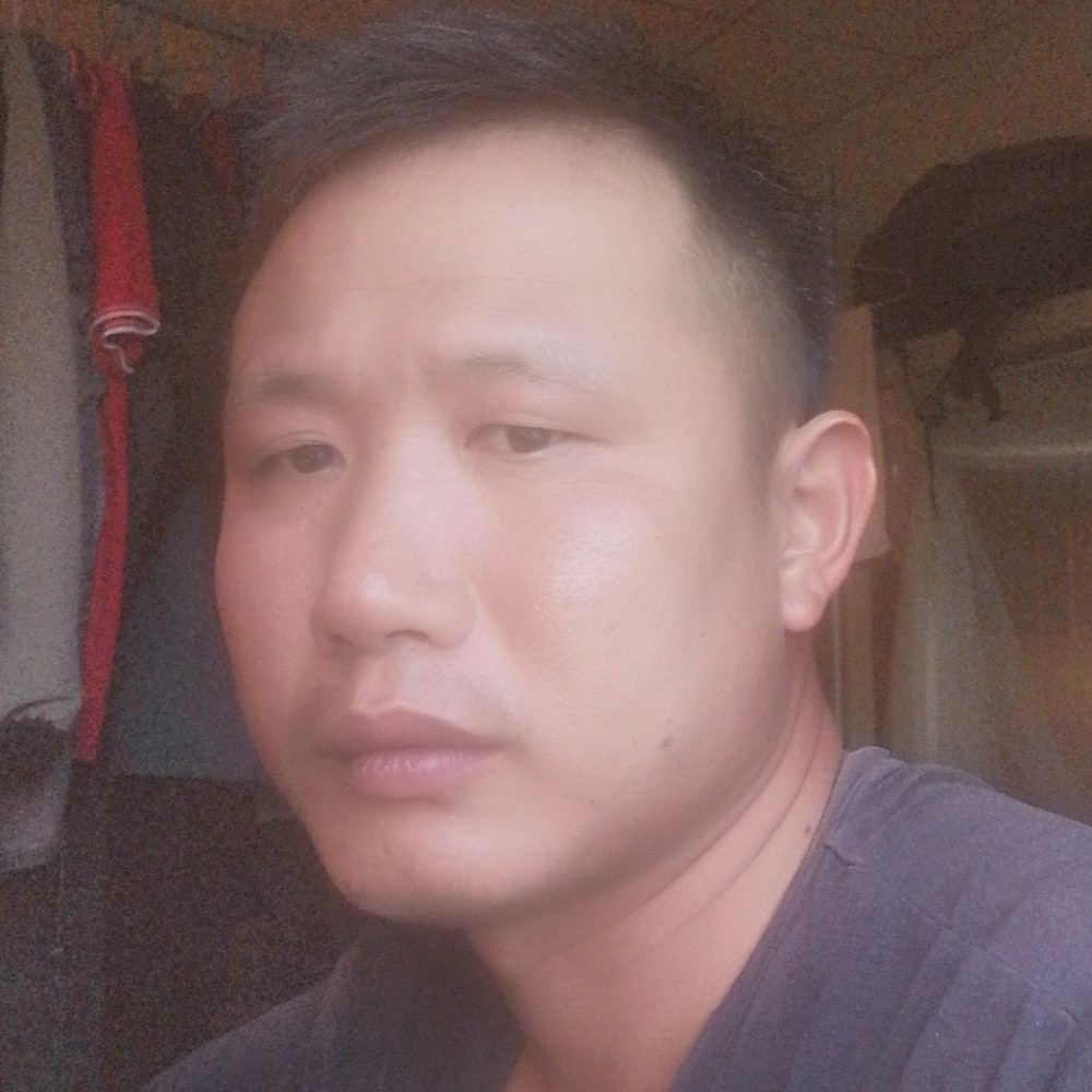 苗条闻勤劳的照片
