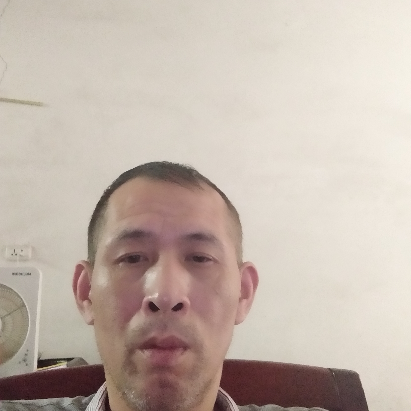 冷眸相许善良的照片