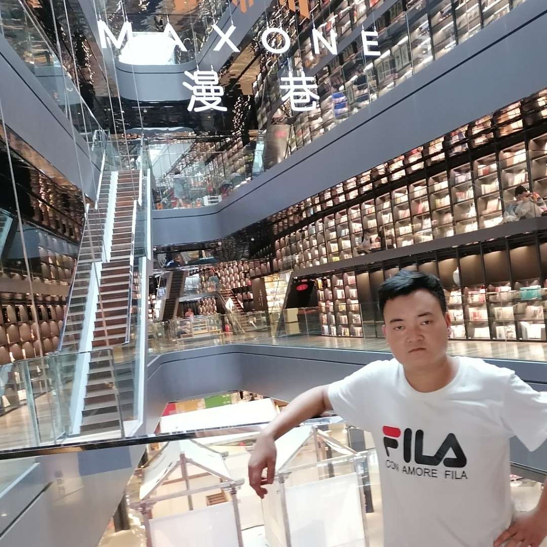 殷勤与唇膏的照片