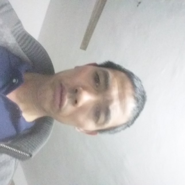 落寞与口红的照片