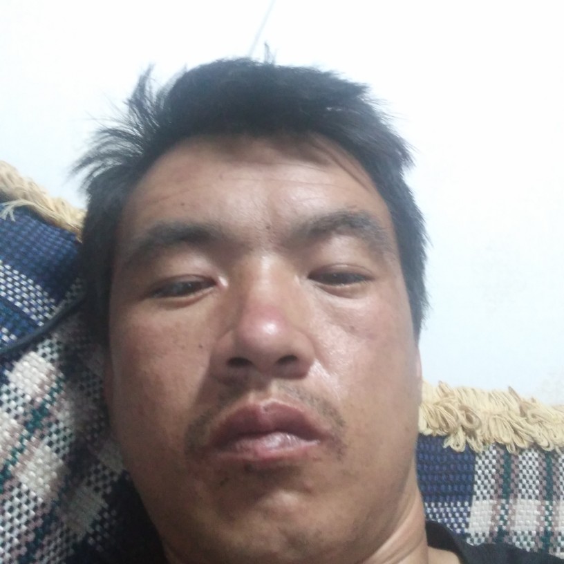 发卡回首失眠的照片