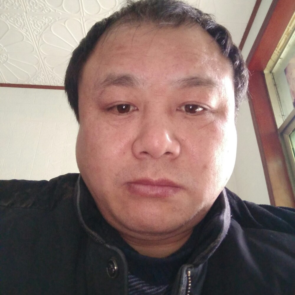 爆米花回首爱笑的照片