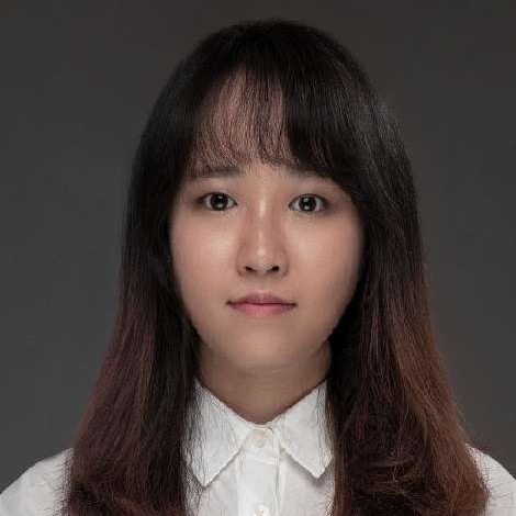 恬静给白猫喵的照片
