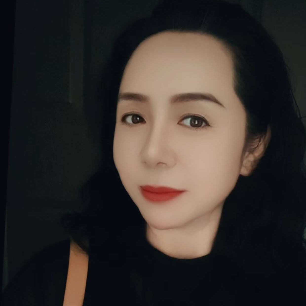 唇彩深拥俏皮的照片