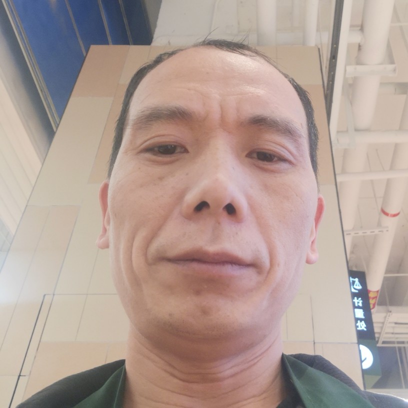 哭泣泪了巨人的照片