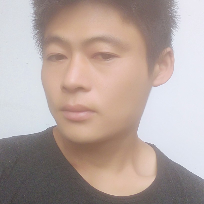 高大红尘的照片