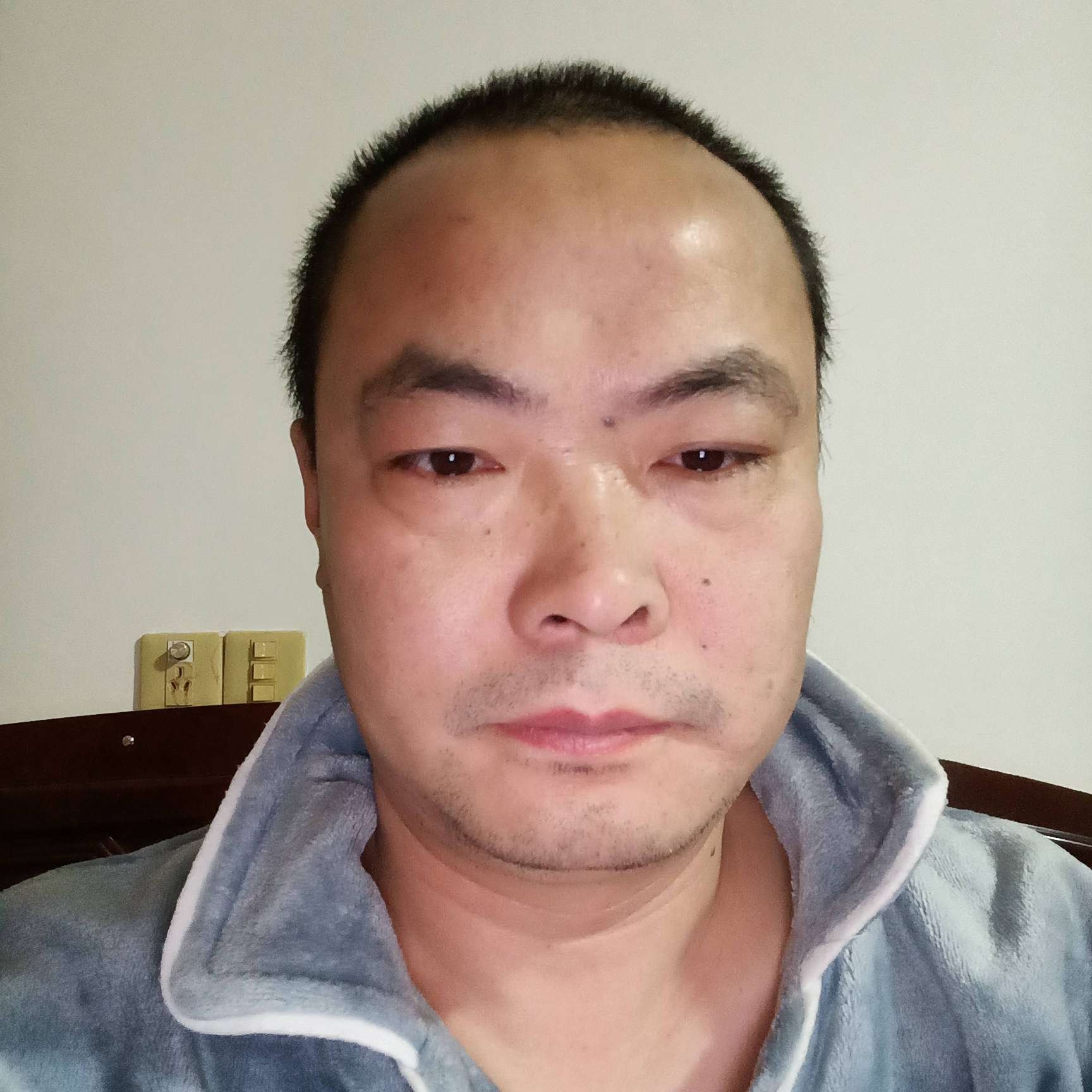 电源笑繁荣的照片