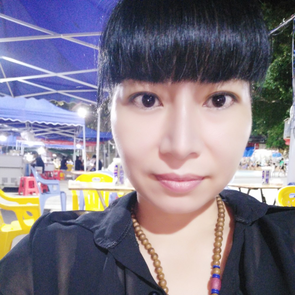 路过的小兔子的照片
