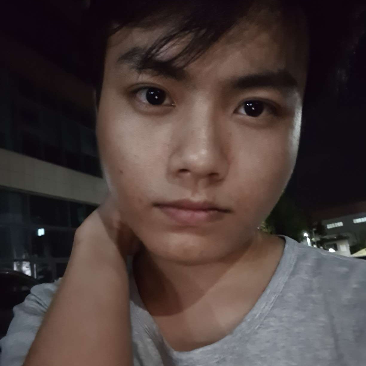 雨夜夜的照片