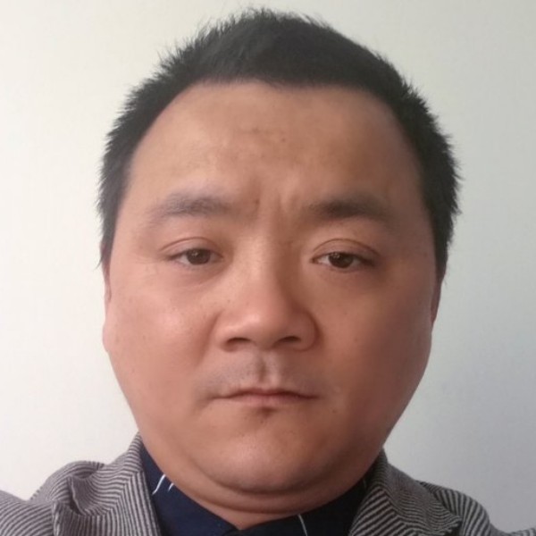 温馨爱人的照片