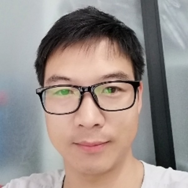 背包深拥自然的照片