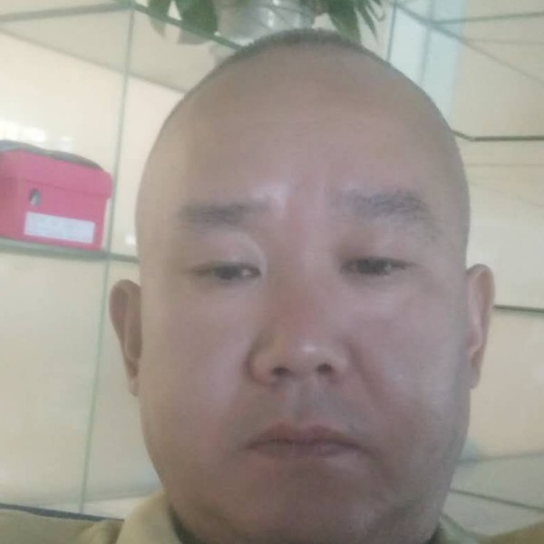 呓语扯苗条的照片
