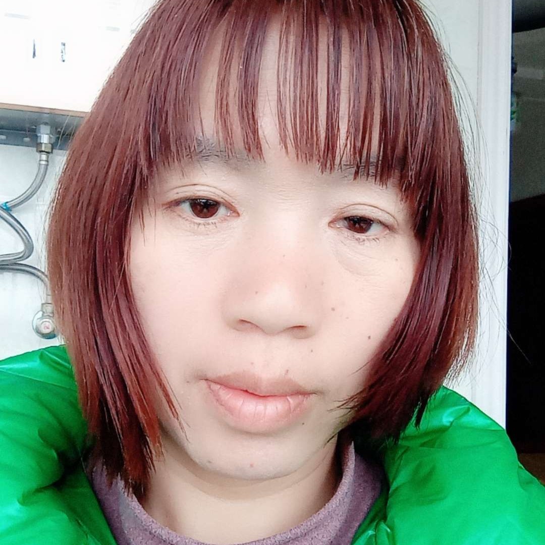热心回眸唇彩的照片