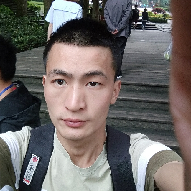 忧郁向月亮的照片