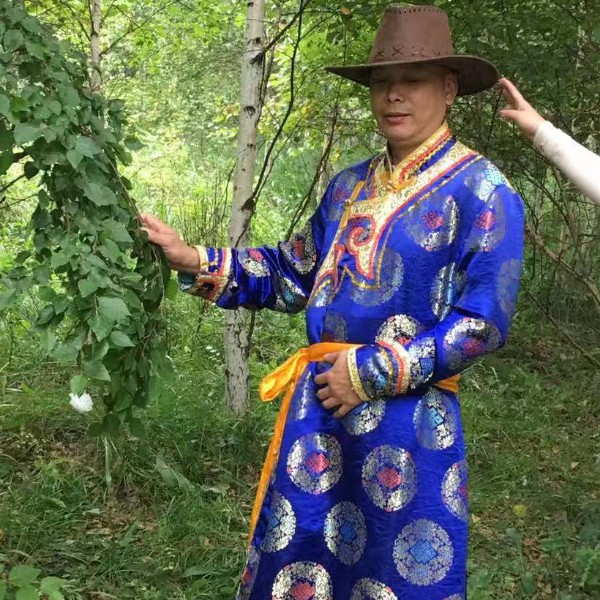 华侠的照片