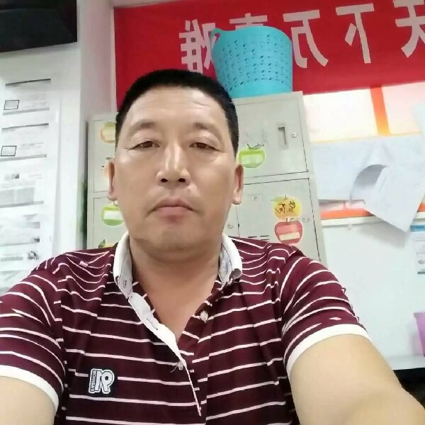 自信美女的照片