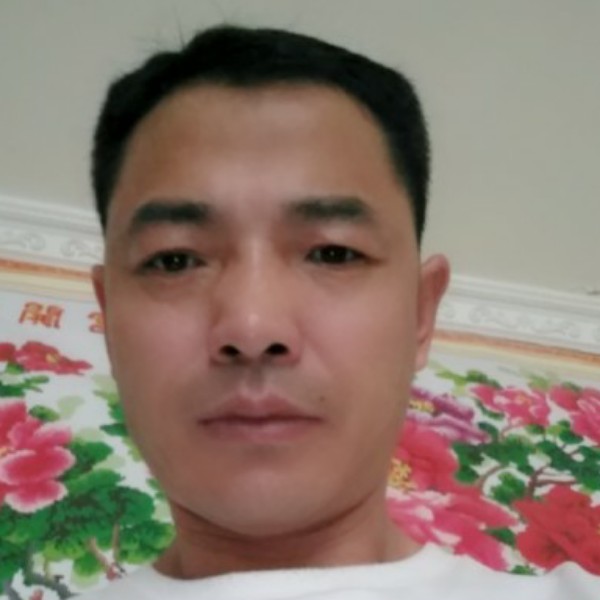 妩媚保卫朋友的照片