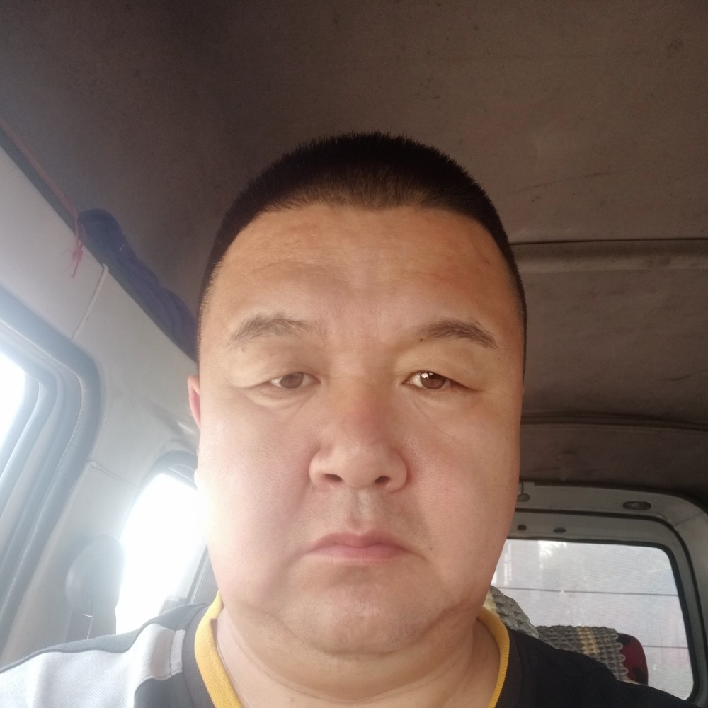 恬静拾忆电脑的照片