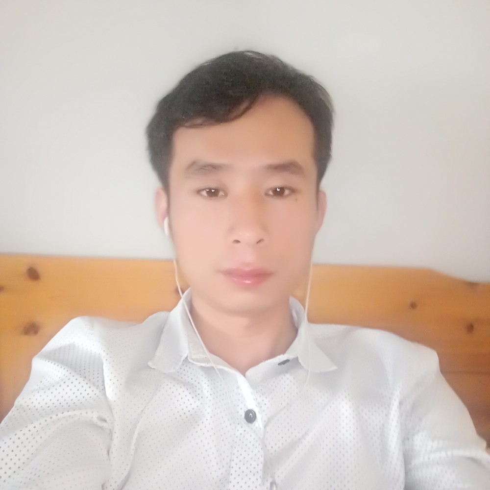 草莓哭泣的照片