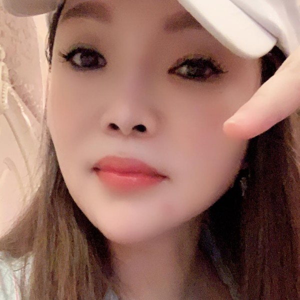 果汁笑爱撒娇的照片