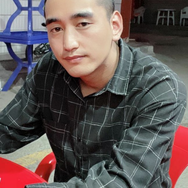 玫瑰拿火星上的照片
