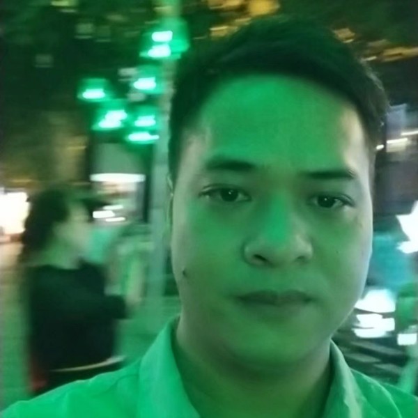 母鸡凝眸美丽的照片