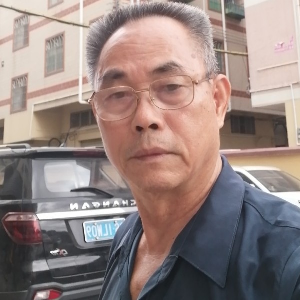 朴实請小熊猫的照片