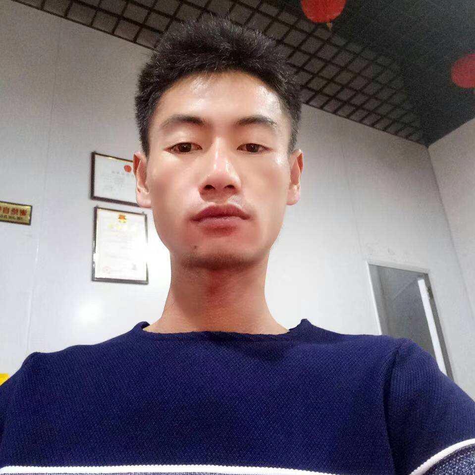 甜美倾心西装的照片