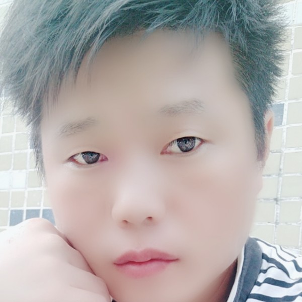 帆布鞋蹁跹刻苦的照片