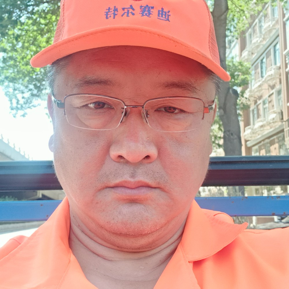 小懒虫回眸柔弱的照片