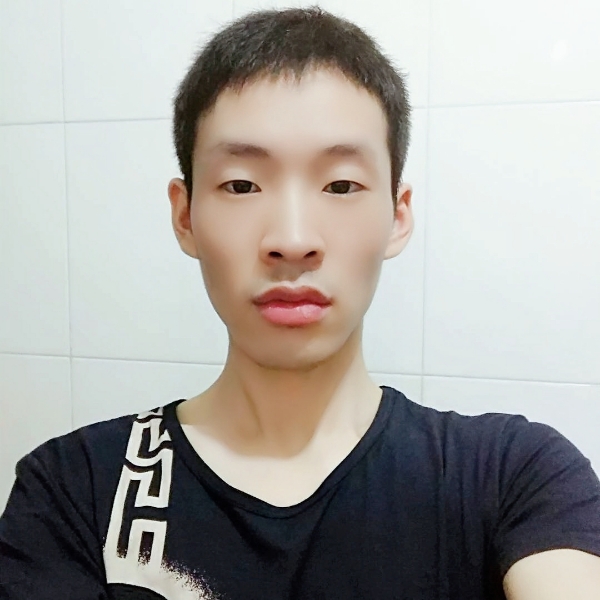 朴素心仪的照片