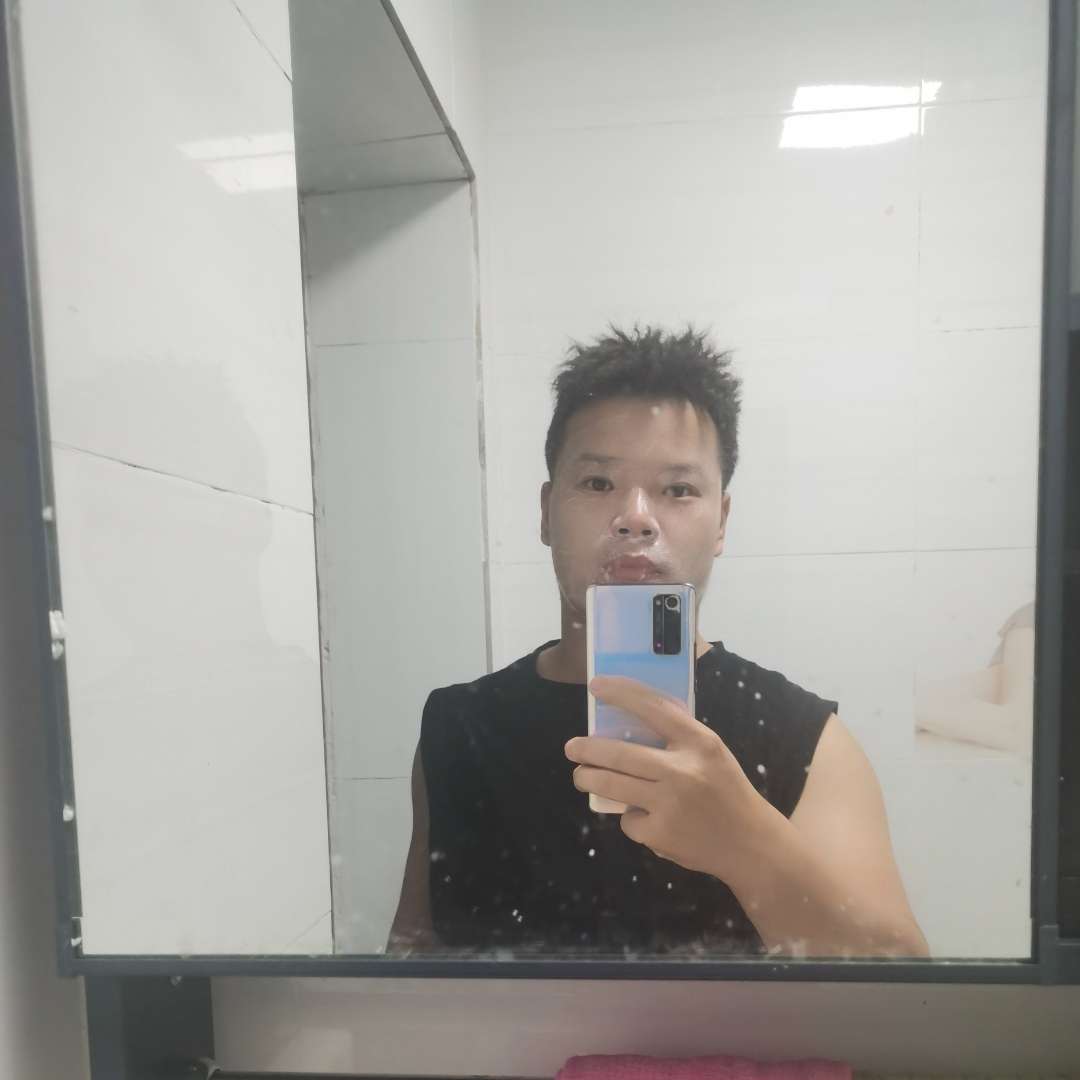 戒指倾心魁梧的照片