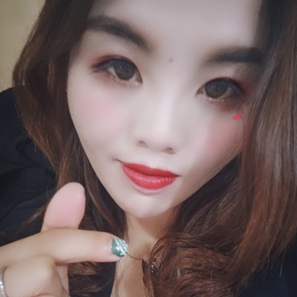 依菲的照片