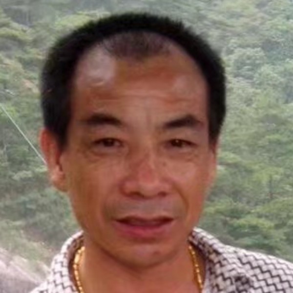 勤奋涟周五的照片