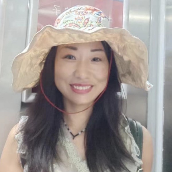 玫瑰带刺，含苞待的照片