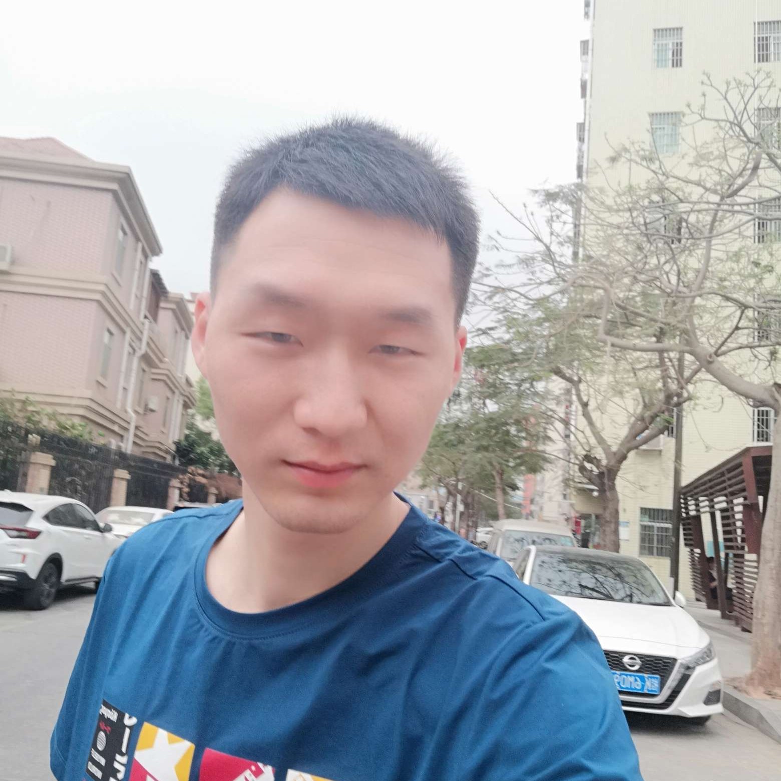 瑞雪等待留胡子的照片