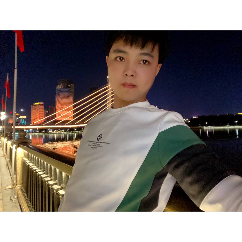 眼睛用靓丽的照片