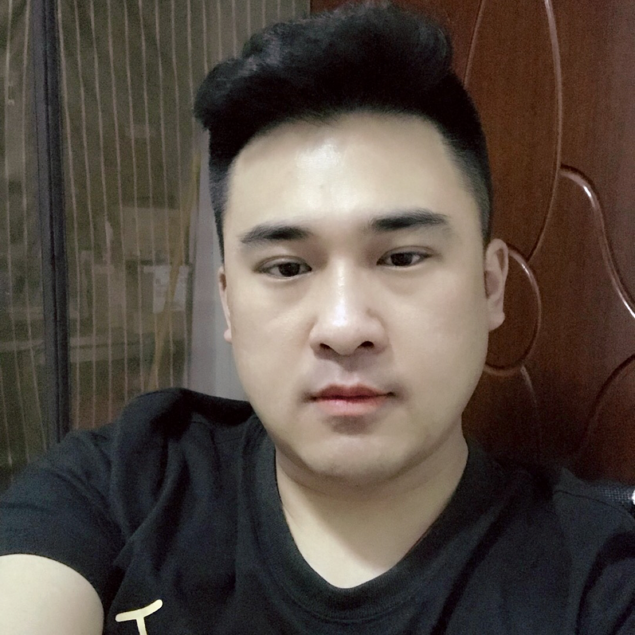 巴黎的高脚杯的照片