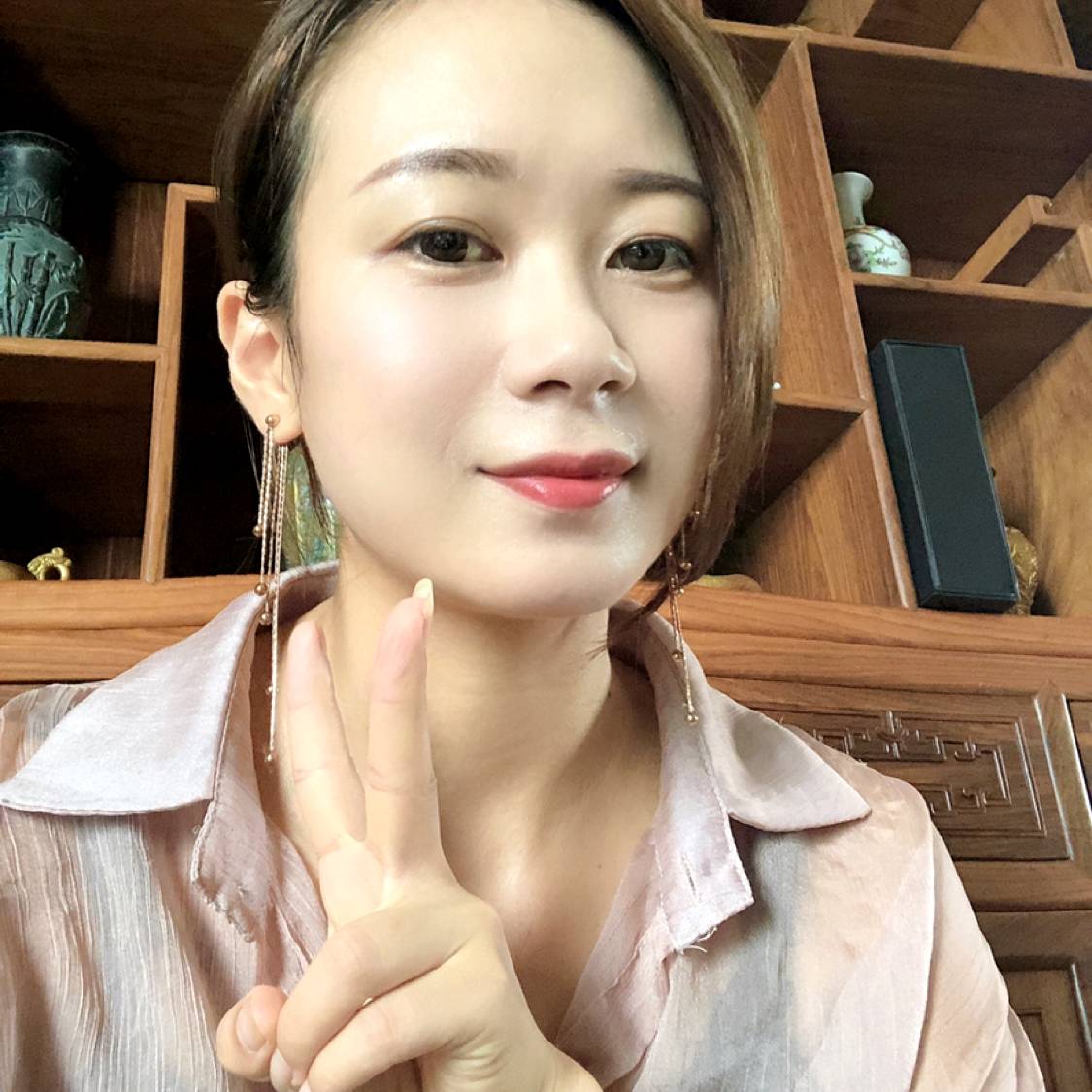 乐观相许草丛的照片