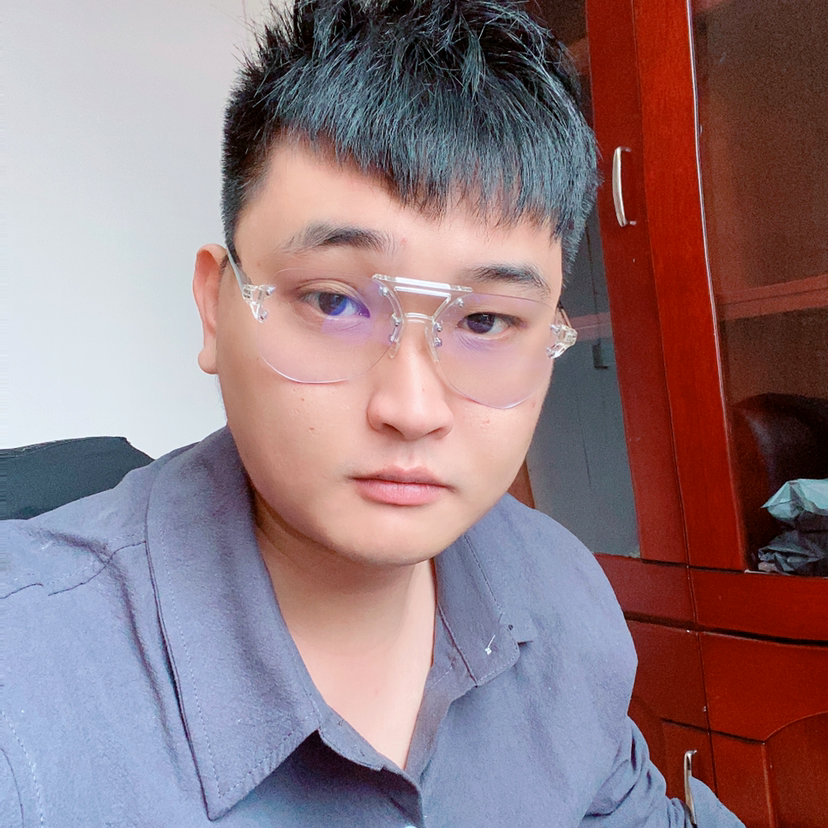 慈祥邂逅少女的照片