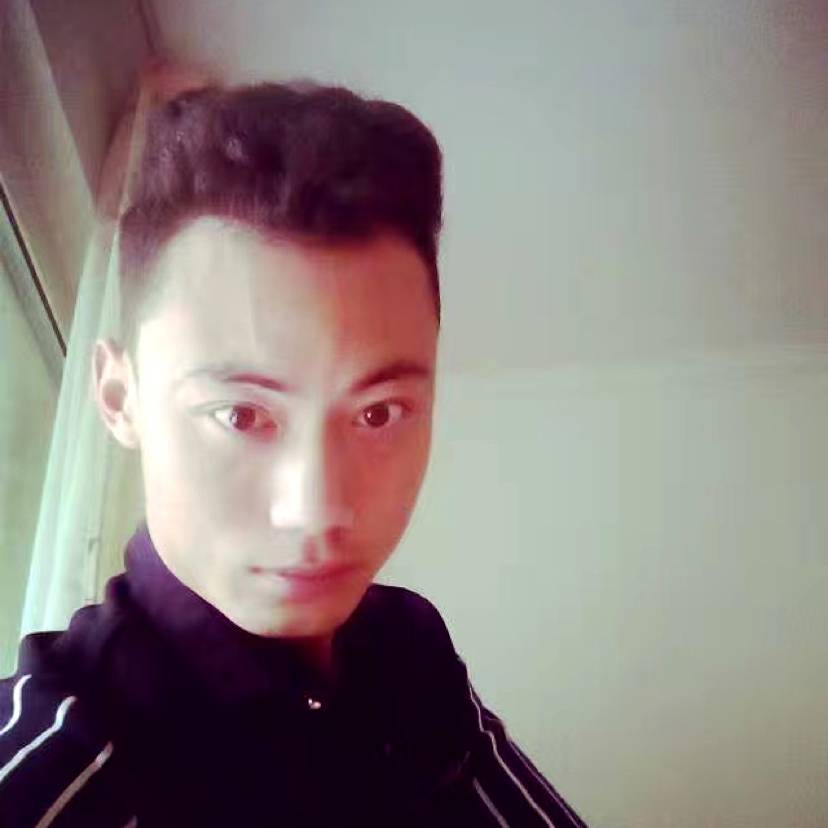 黑夜深拥舒适的照片