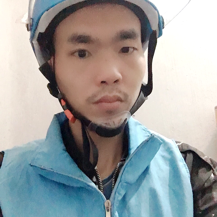 英俊闻麦片的照片